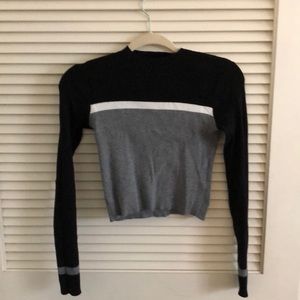 Brandy Melville Cropped Long Sleeve Sweater